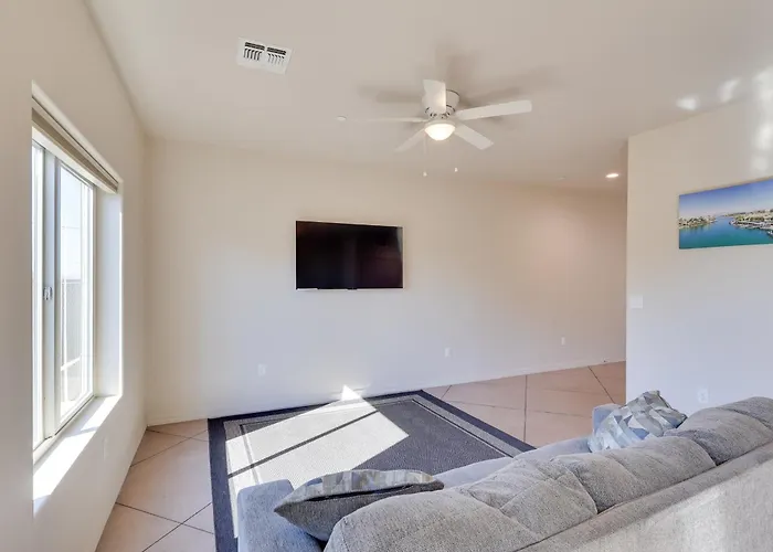 Apartment Golf, Hike & Boat! Bright Havasu Lake Havasu City