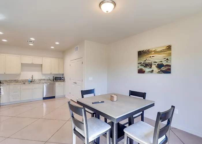 Apartment Golf, Hike & Boat! Bright Havasu