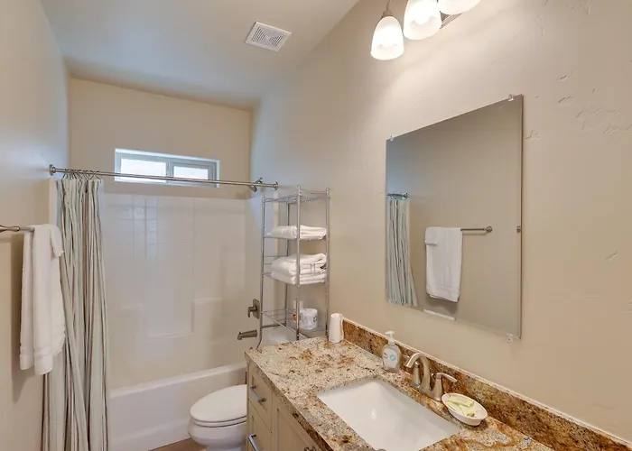 Apartment Golf, Hike & Boat! Bright Havasu Lake Havasu City